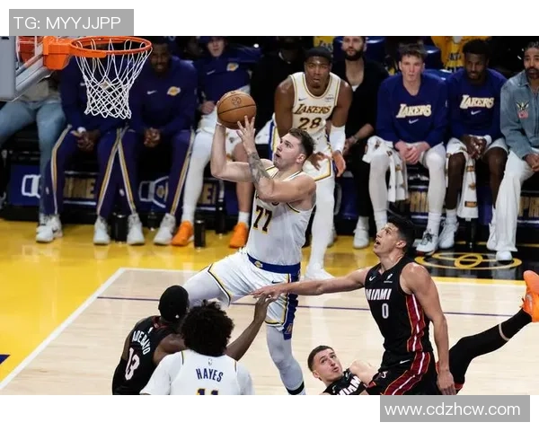 湖人对决热火G4下半场精彩回顾与关键时刻分析