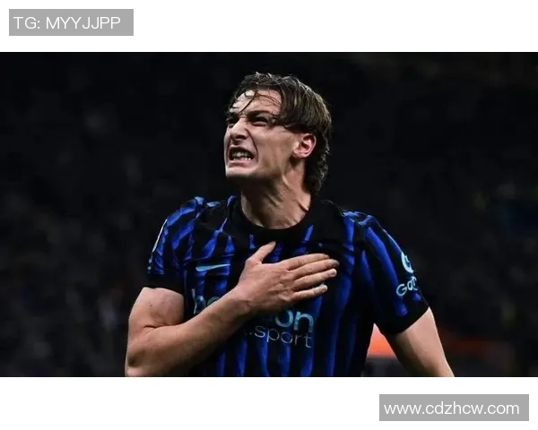 泽林斯基：我的进球有些走运，这场所底子无法踢球，腿都痛了